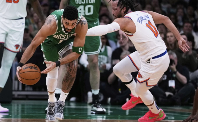 AP Photo/Charles Krupa